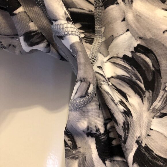 Marika Sport Black and Gray Print Capri Yoga Pants Size S EUC - Picture 7 of 9